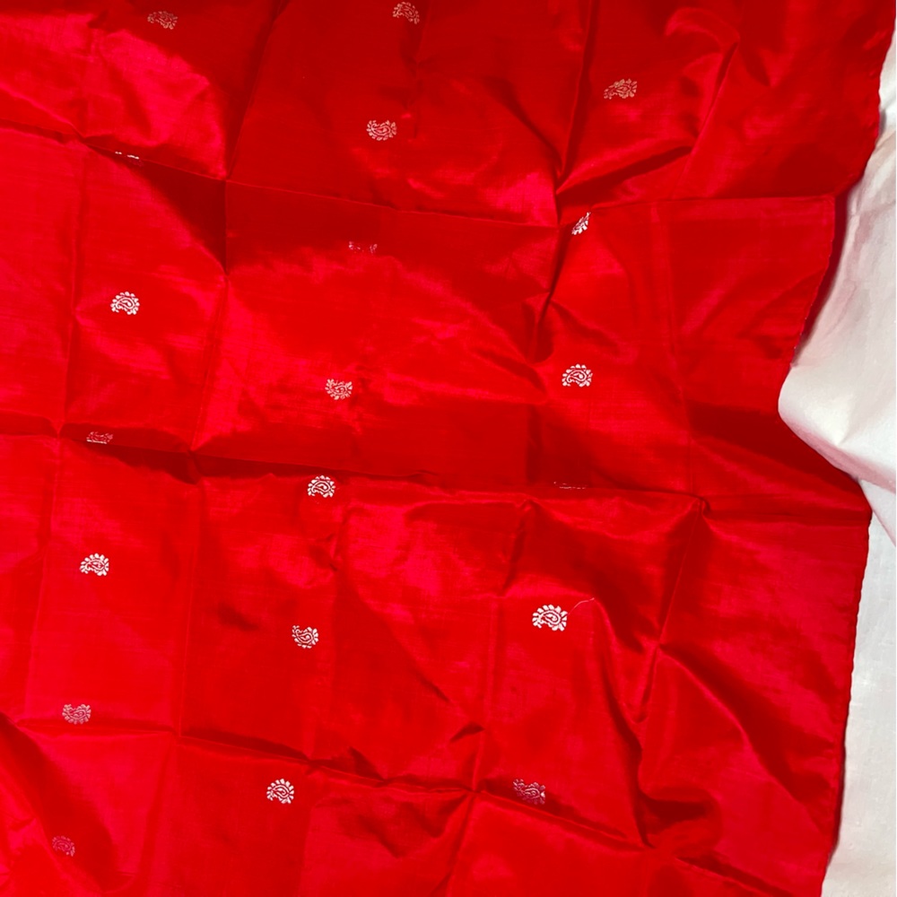 Bright red patterned scarf free in bundle - Picture 1 of 7